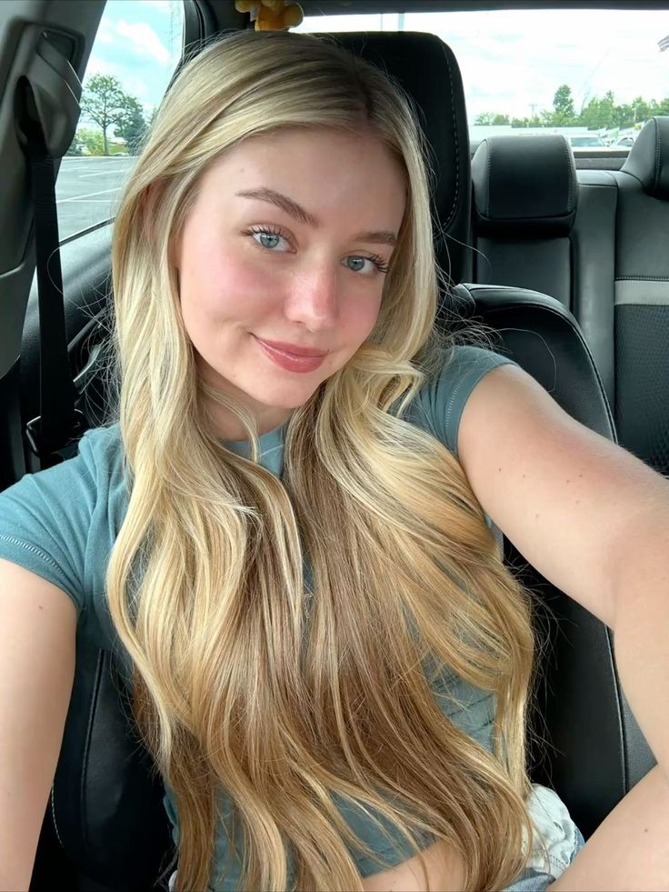 Avatar estilizado de Camila